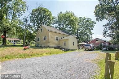 Side Yard and Rear Parking 