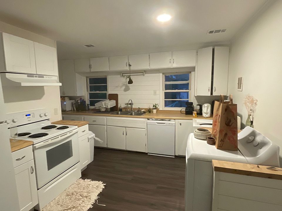 2nd image of 236 Oak Crest Dr