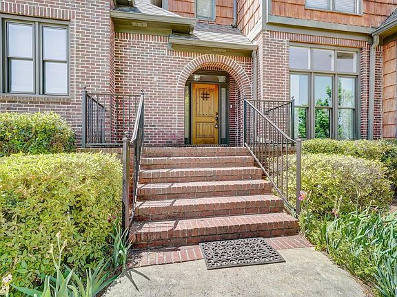 3rd image of 5142 Lake Crest Cir