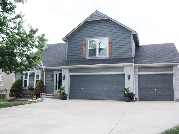 821 SE 13th St, Lees Summit, MO 64081