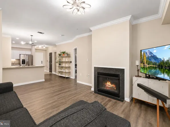 11397 Aristotle Dr #11409, Fairfax, VA 22030