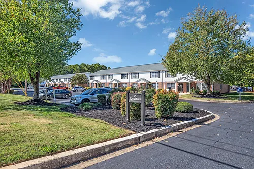 Belmont Heights Apartments & Townhomes Photo 1
