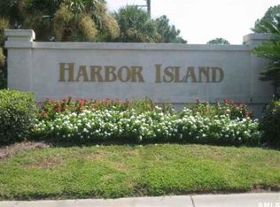 94 Harbor Dr, Saint Helena Island, SC 29920