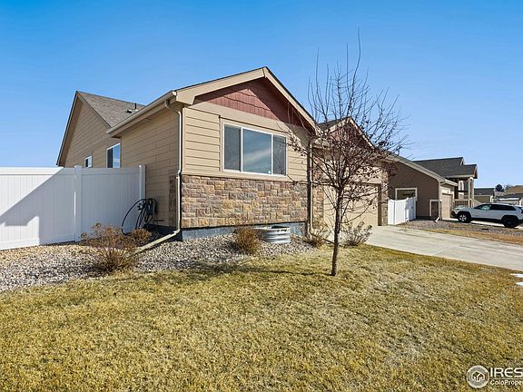 3rd image of 806 Sambar Dr