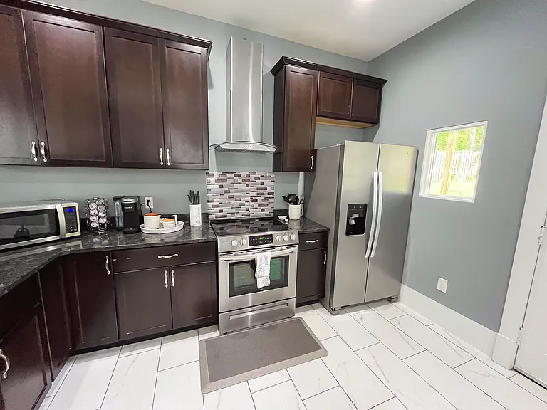 127 N Jefferson St — Photo 6