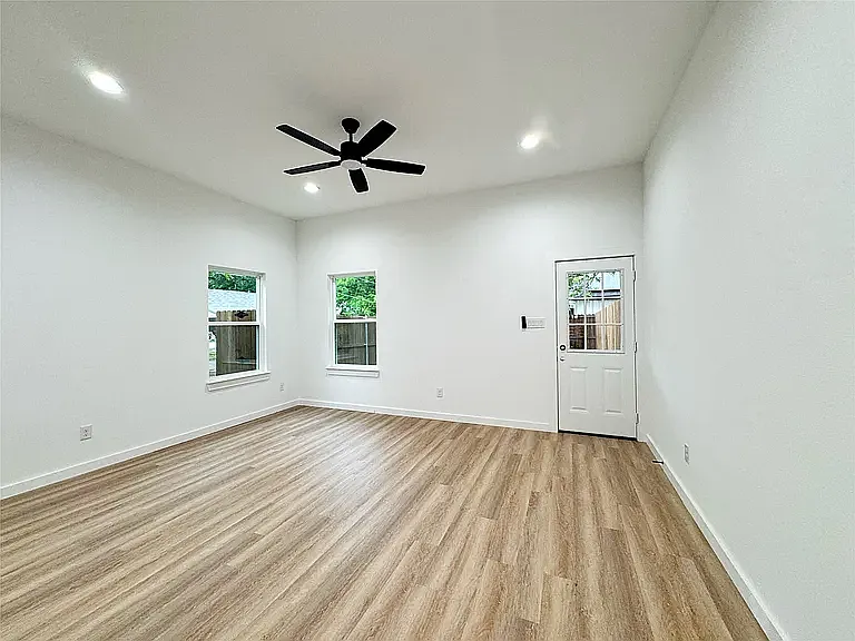 2910 Bourland St #A — Photo 3