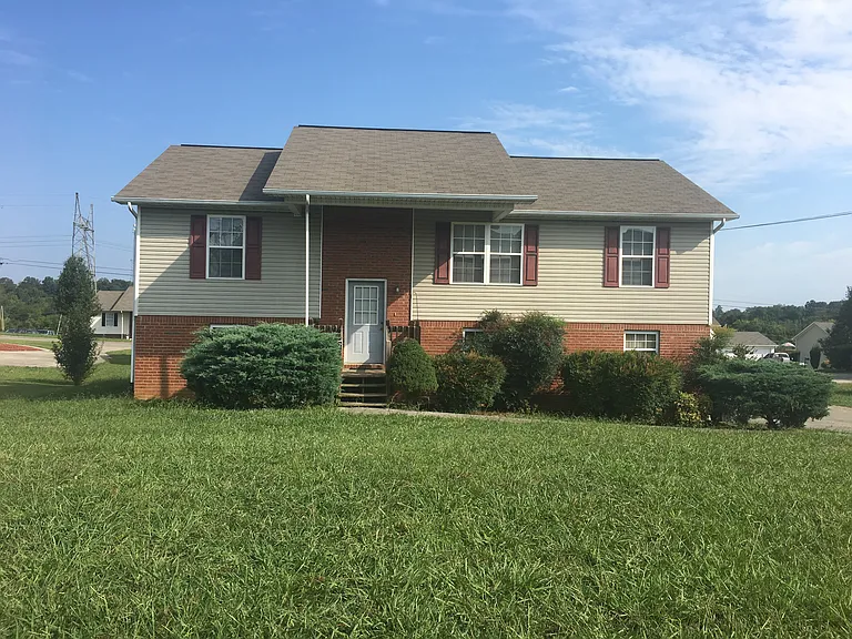 206 Tristan Ln — Photo 4
