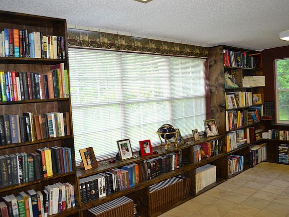5th image of 3755 Dunn Ave