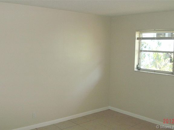 3rd image of 2127 Van Buren St APT 202