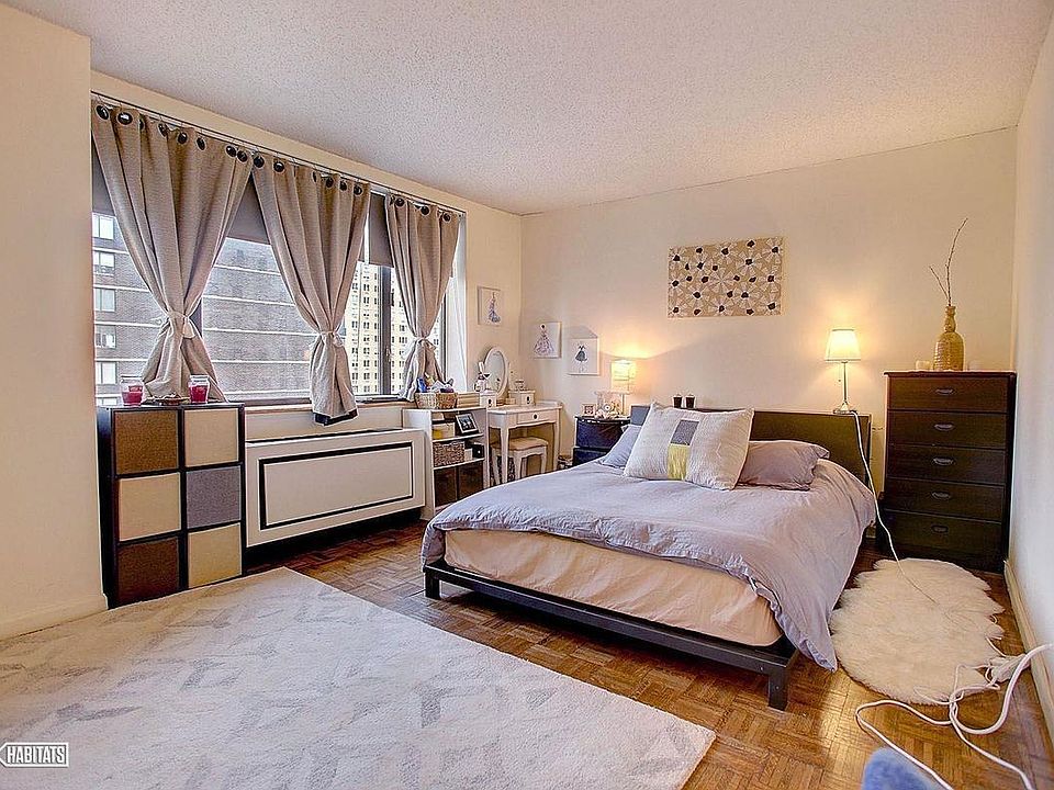 2nd image of 30 W 61st St APT 22E