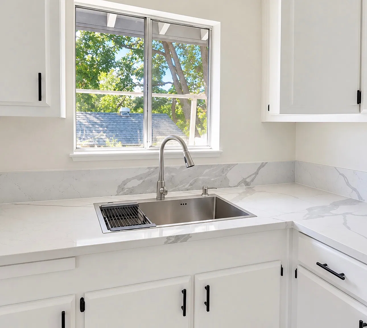 2 bed, 900 sqft, $2,300 — Photo 4