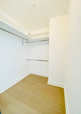 Rented by Aura Management | media 16