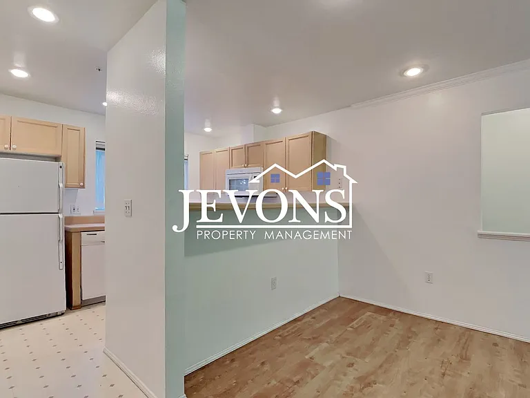 25235 SE Klahanie Blvd #P102 — Photo 5