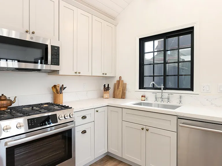 2056 Julian Ave — Photo 15