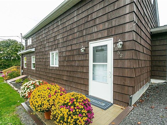 4th image of 4552 Wildflower Dr