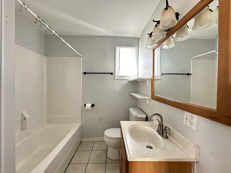 2458 N Clybourn Ave #R2 — Photo 18