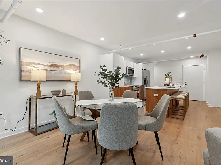 1416 Frankford Ave #206 — Photo 9