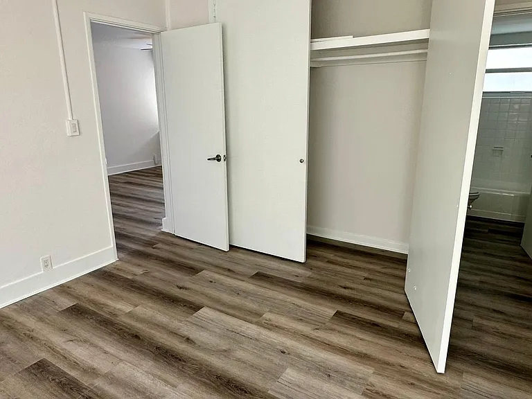 2222 NW North River Dr #5 — Photo 10