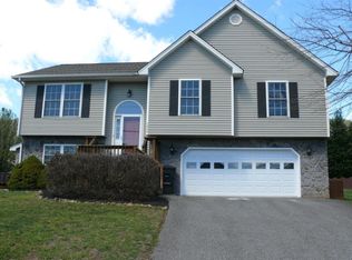 5904 Huntridge Rd, Roanoke, VA 24019