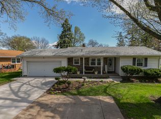 2417 Hickory Grove Rd, Davenport, IA 52804