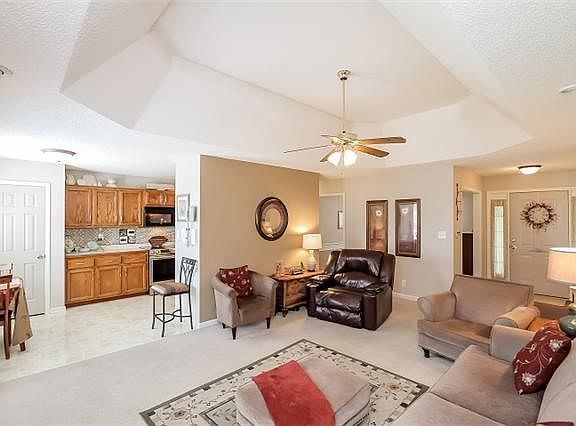 4th image of 656 Stonewall Ln