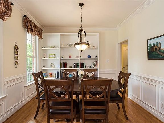 4th image of 101 Bay Hill Ct