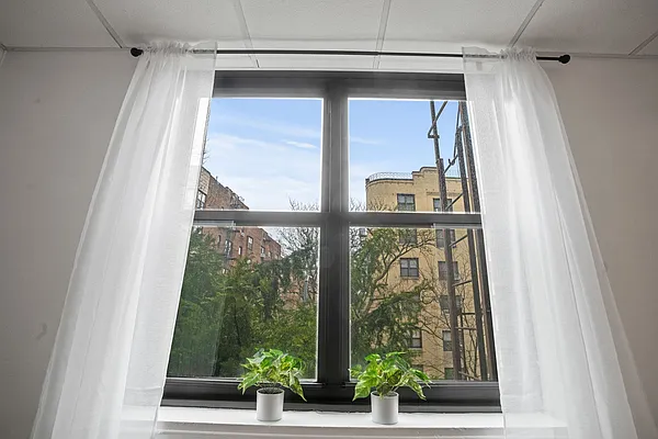 Sold by BREU CHURCHILL | media 12