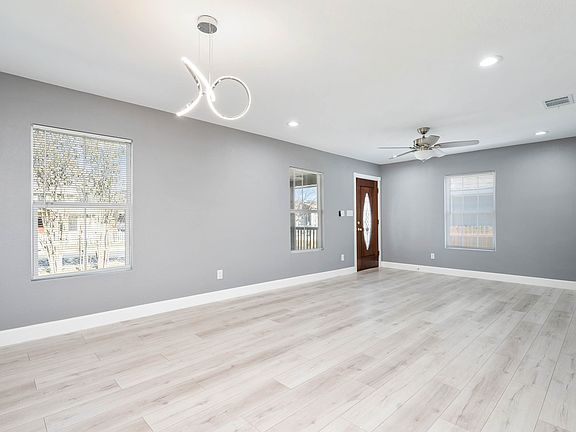 4th image of 1030 Keats St