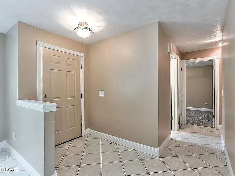 3 bed, 1324 sqft, $2,200 — Photo 3