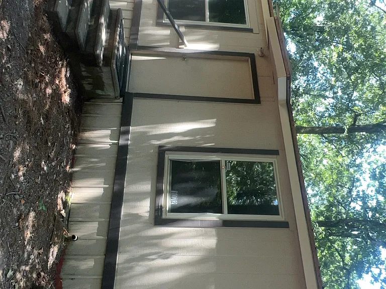 1072 Akers Rd — Photo 1