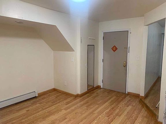 4th image of 61-31 218th St