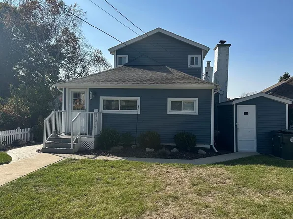 820 Pine Ave, Lake Orion, MI 48362