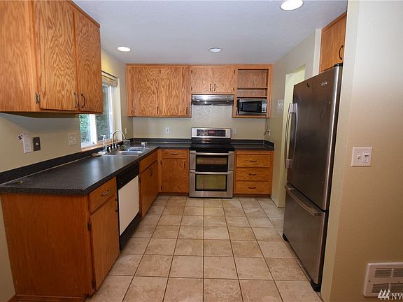 3rd image of 17925 67th Ave NW