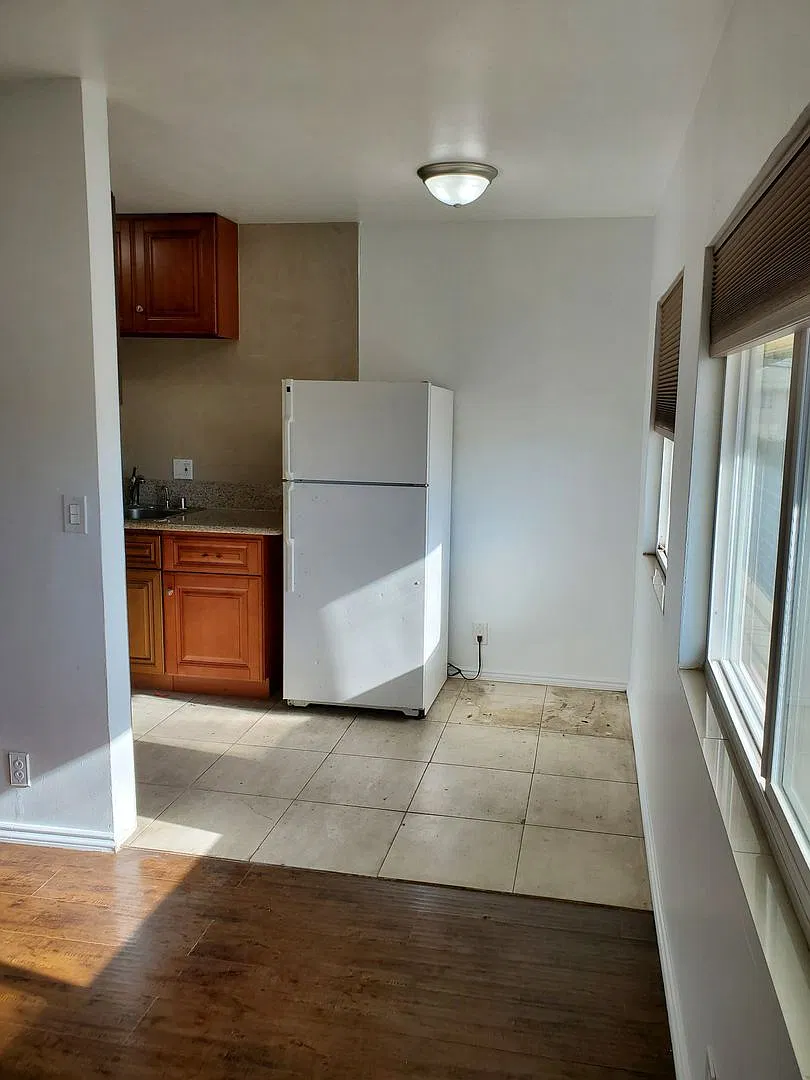 730 Rose Ave — Photo 4