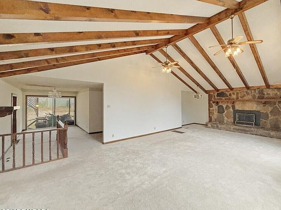 5th image of 403 Delaware Ave