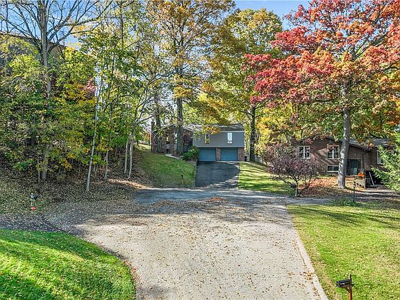 3rd image of 209 Weaver Dr