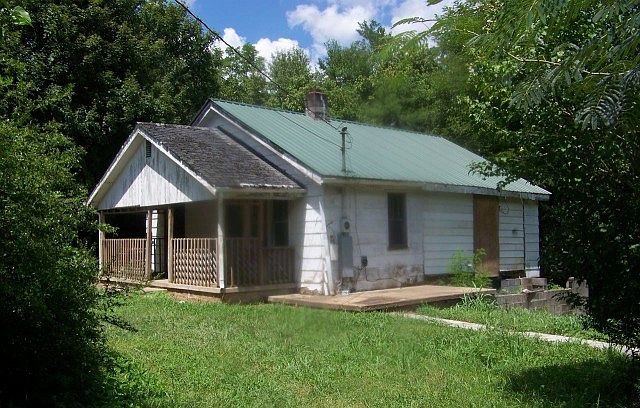 1st image of 3001 Mikels Ln