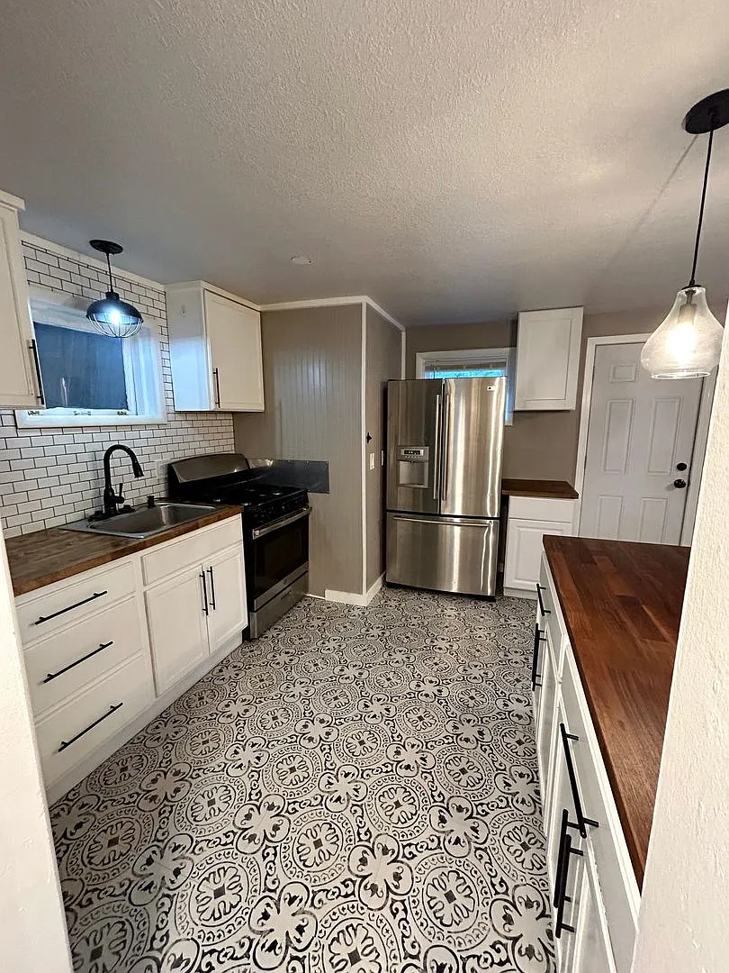 955 Osage Ave — Photo 4