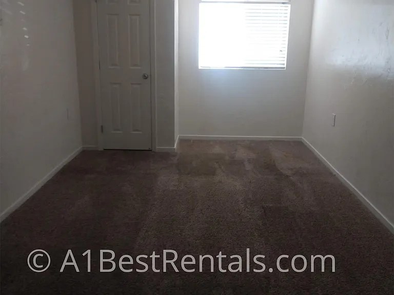 427 Corson Ave — Photo 10