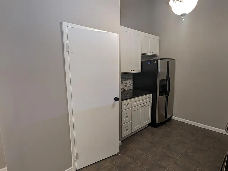 686 W Milton Ave — Photo 7