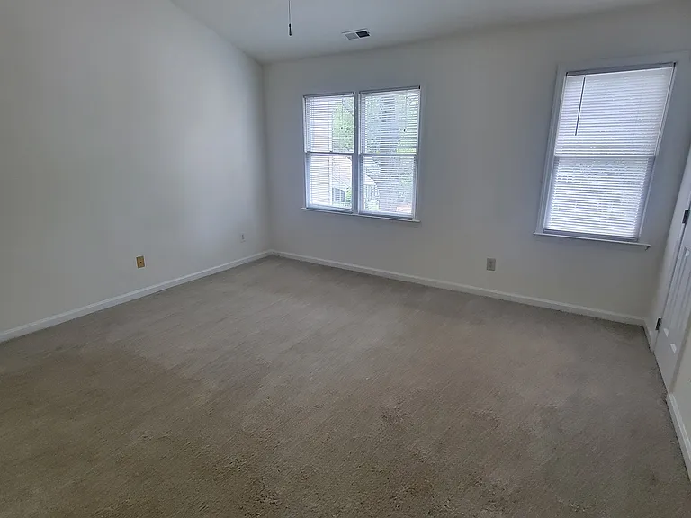 1645 Claiborne Ct — Photo 12
