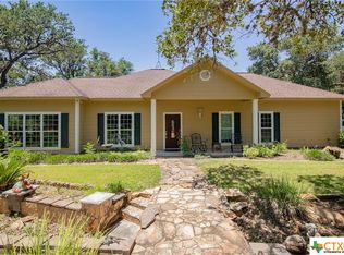 98 Price Rd, Victoria, TX 77905