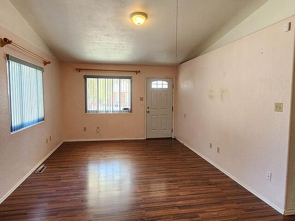 2nd image of 526 Barnes Ave