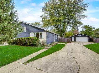 1422 Juneway Ter, Round Lake Beach, IL