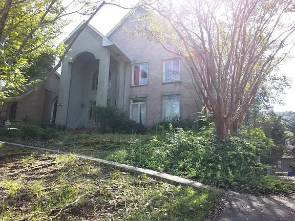 2nd image of 318 Delcris Ct