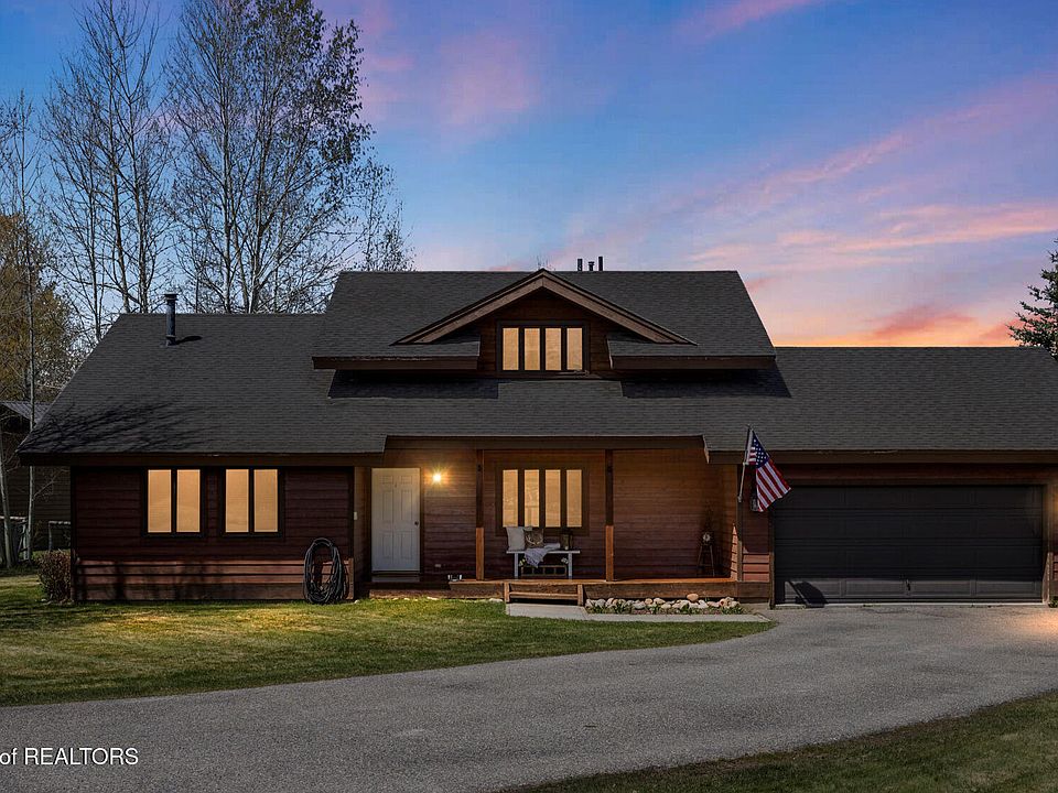 1st image of 4085 Balsam Ln