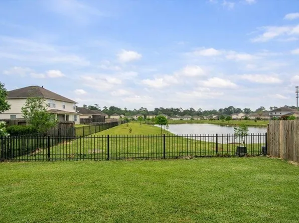 21530 Falvel Lake Dr, Spring, TX 77388