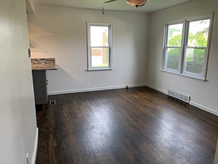 141 Homewood Ave — Photo 13