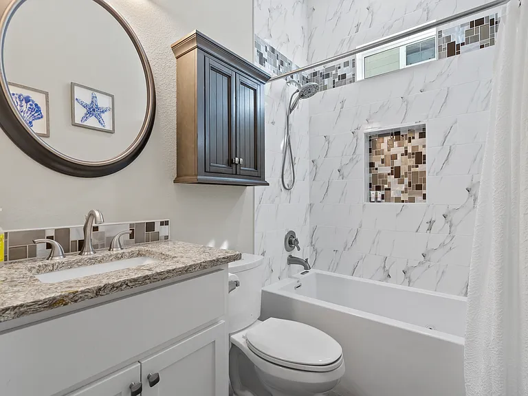 4410-2 Russell Dr — Photo 9