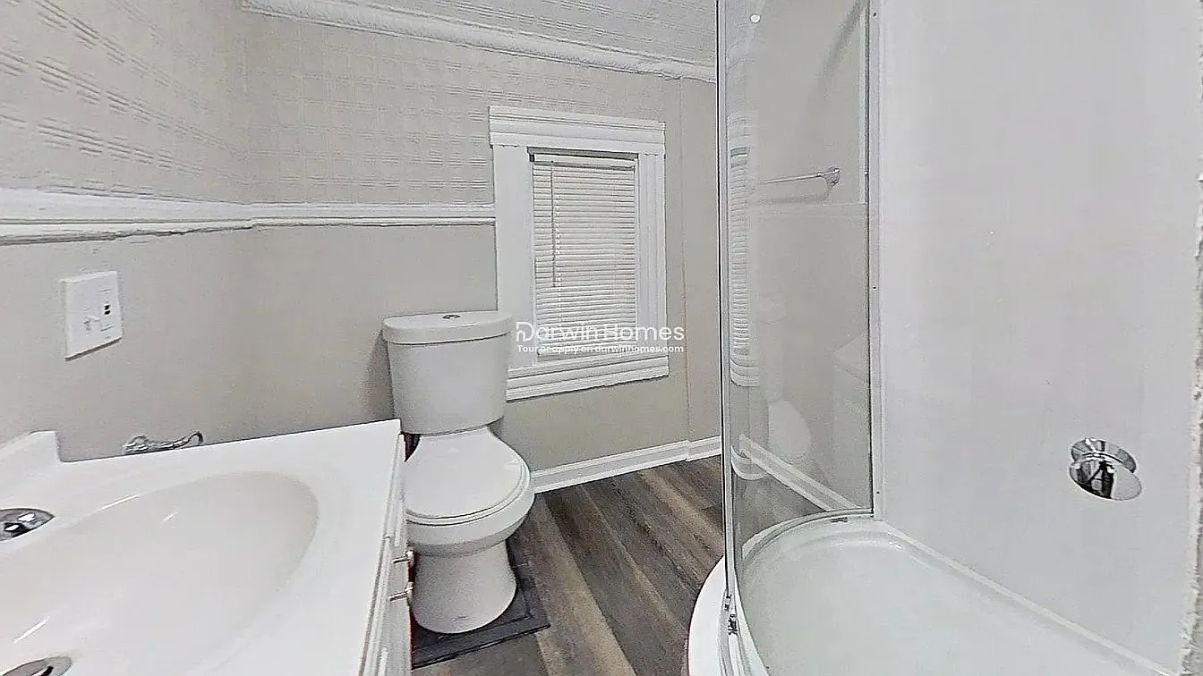 5 bed, 2.0 bath, 1964 sqft, $1,925 — Photo 2